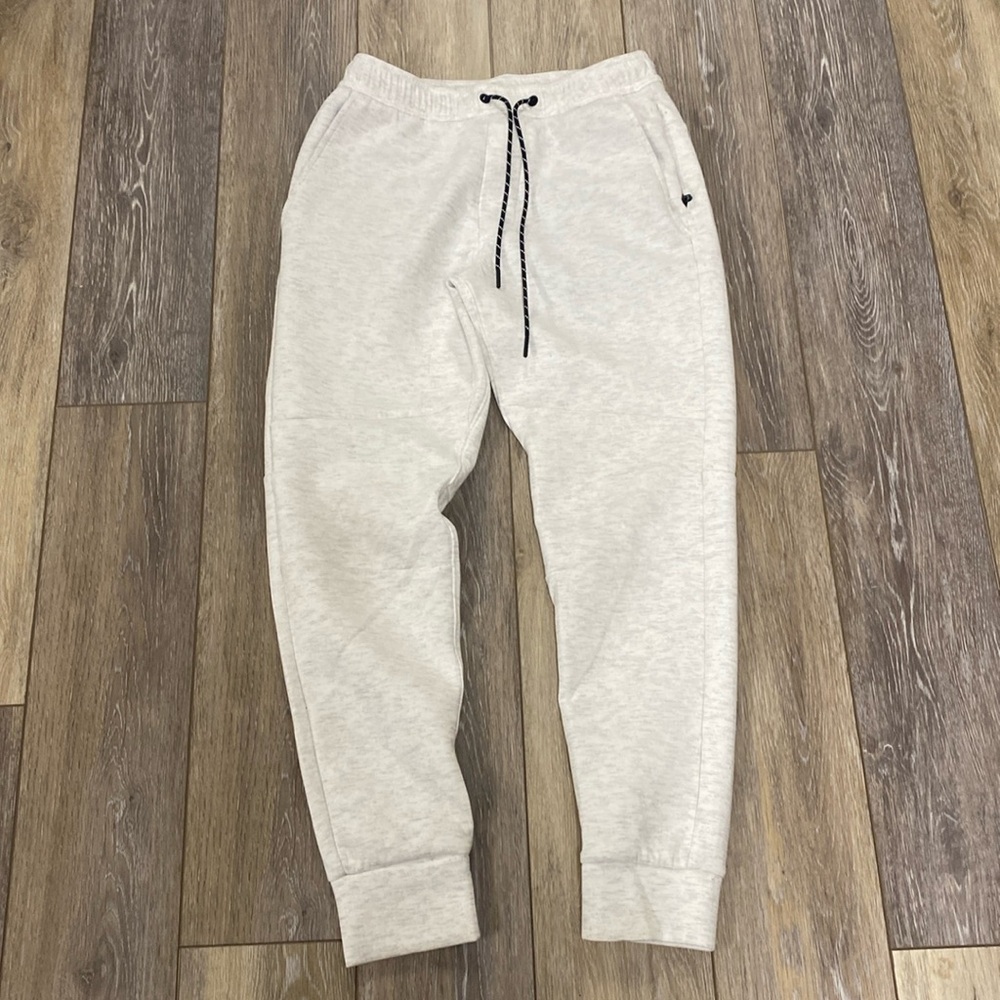 American Eagle 24/7 Jogger.